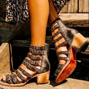 SOLD!! Freebird Cassandra Black size 9